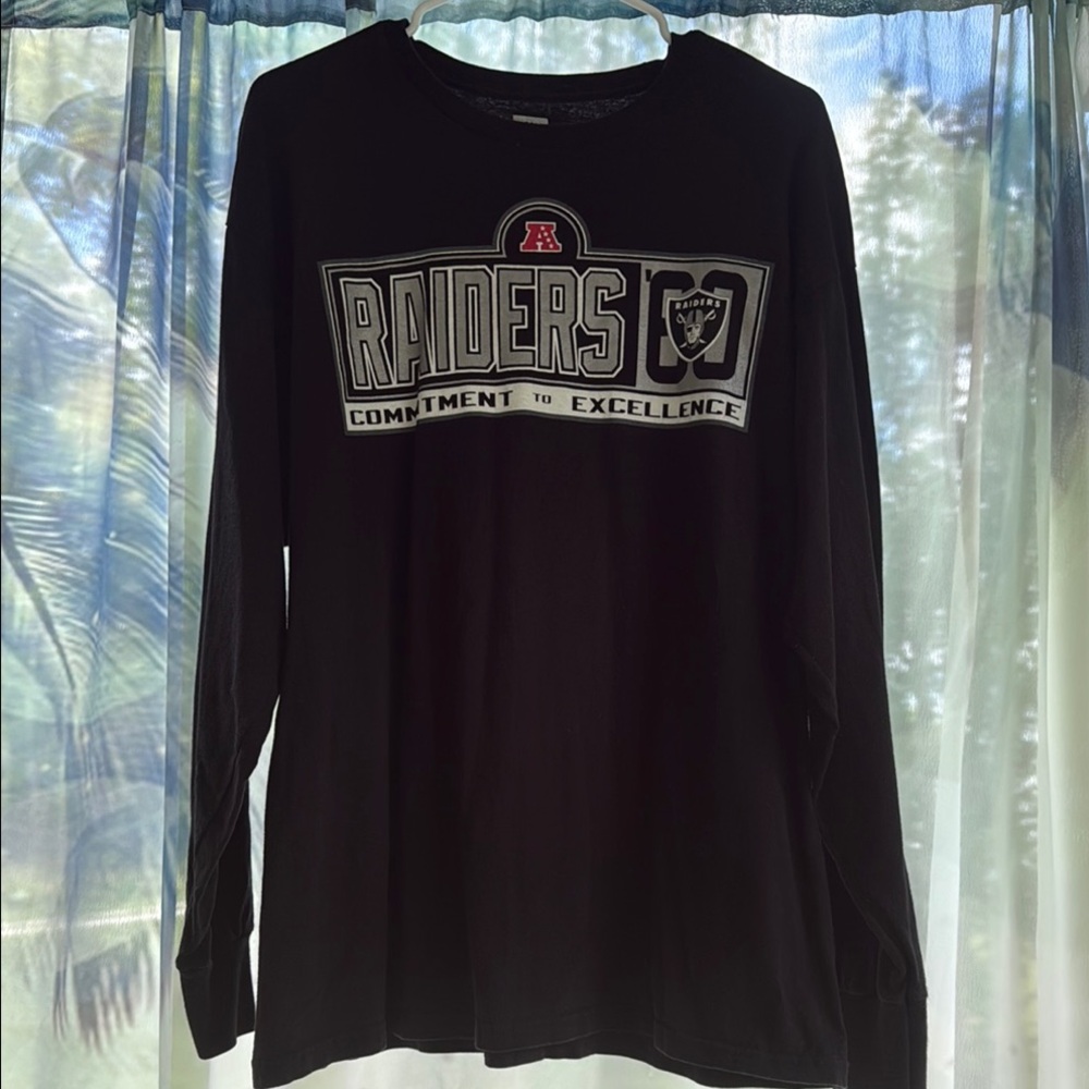 Raiders football Black Long Sleeve Tee with Graphic Design